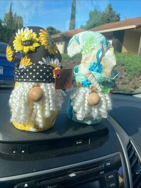 Source Unknown Yellow & Teal Gnome Duo with Floral and Ocean Hats